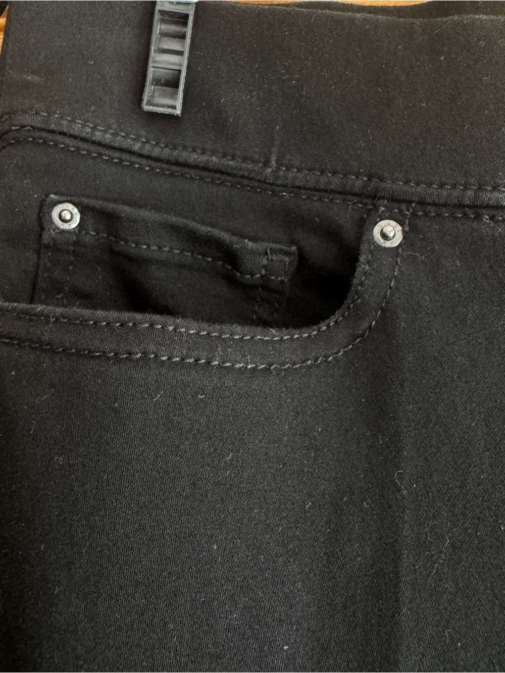 Levi’s Signature Gold Totally Shaping Pull On Skinny Jeans Black 8 Short - Picture 5 of 15